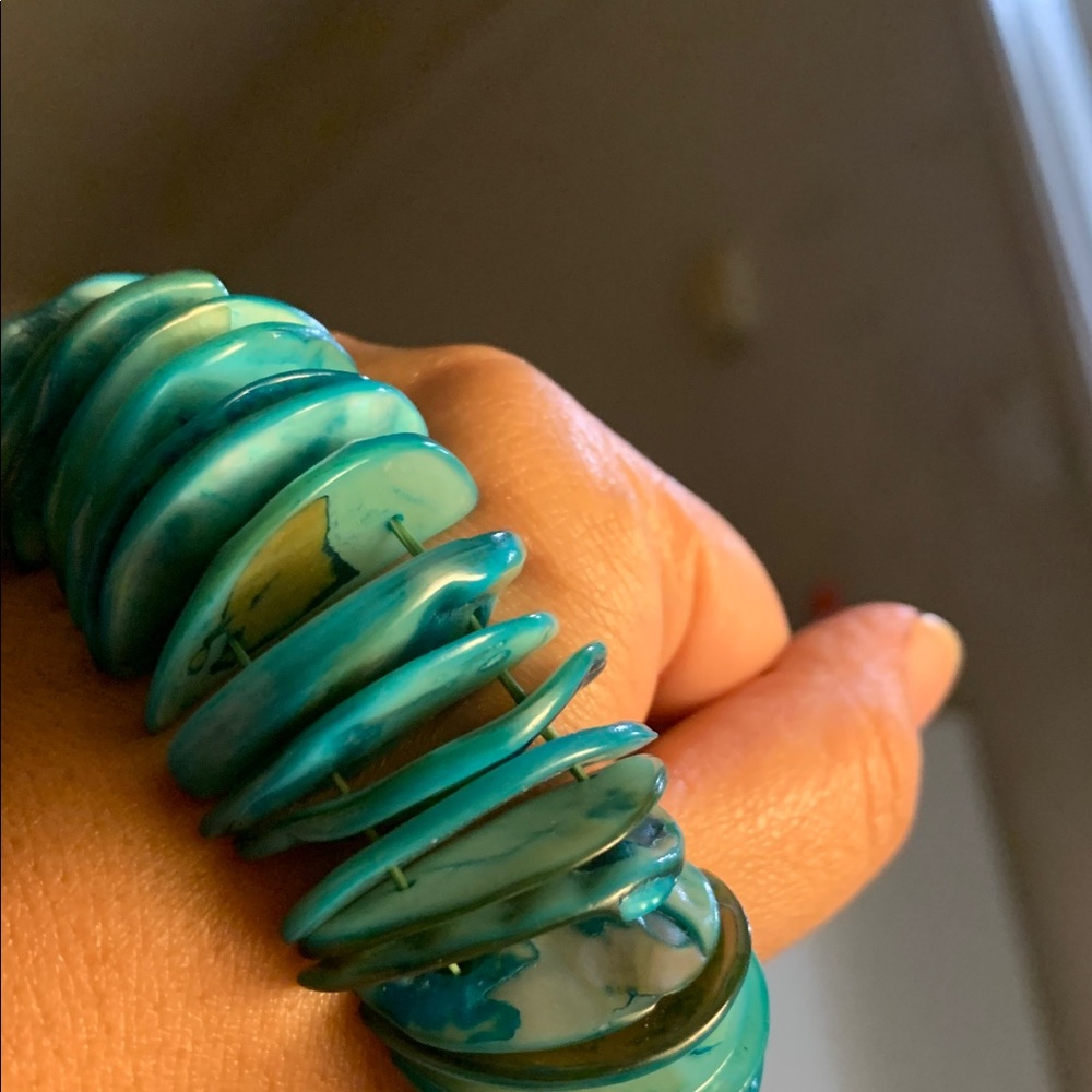 Turquoise Shell Bracelet - Picture 7 of 8